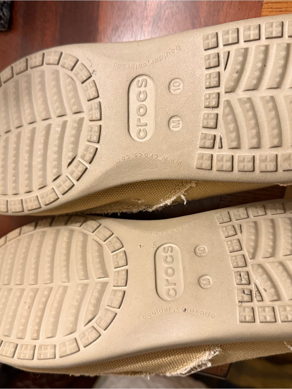 New CROCS Beige Canvas Casual Slip-Ons - Picture 2 of 3